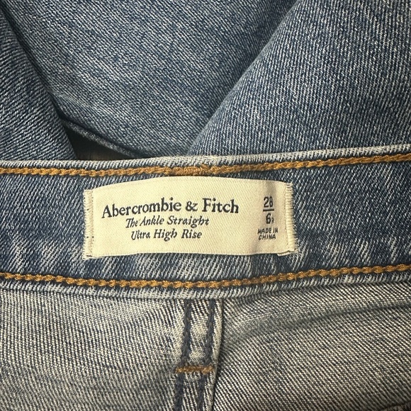 Abercrombie and fitch the ankle straight ultra high rise distressed size 28 or 6 - Picture 2 of 9